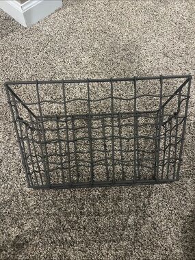 Industrial Wire Storage Basket in Charcoal Gray
